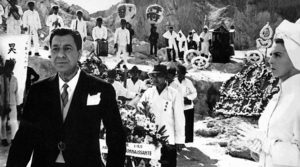 Le Monocle Rit Jaune