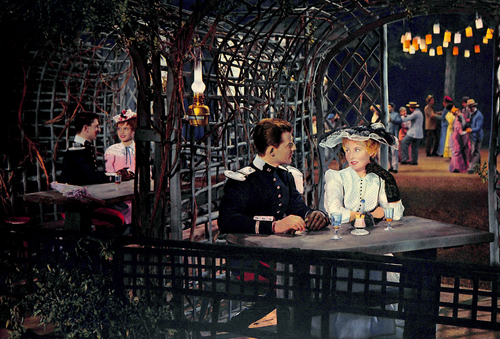 LES GRANDES MANOEUVRES - La séance 