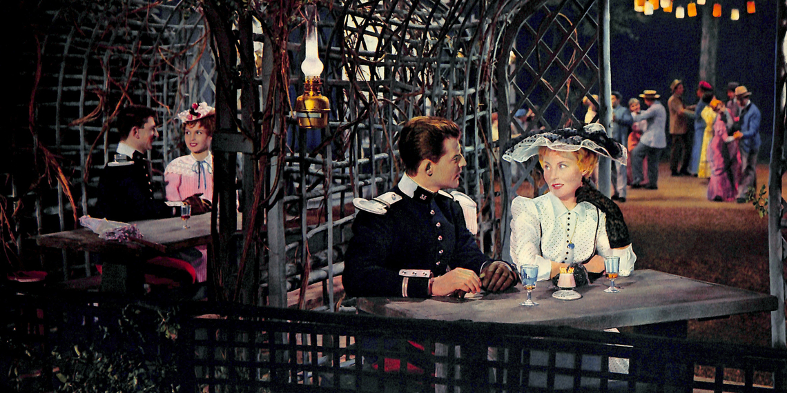 LES GRANDES MANOEUVRES - La séance 