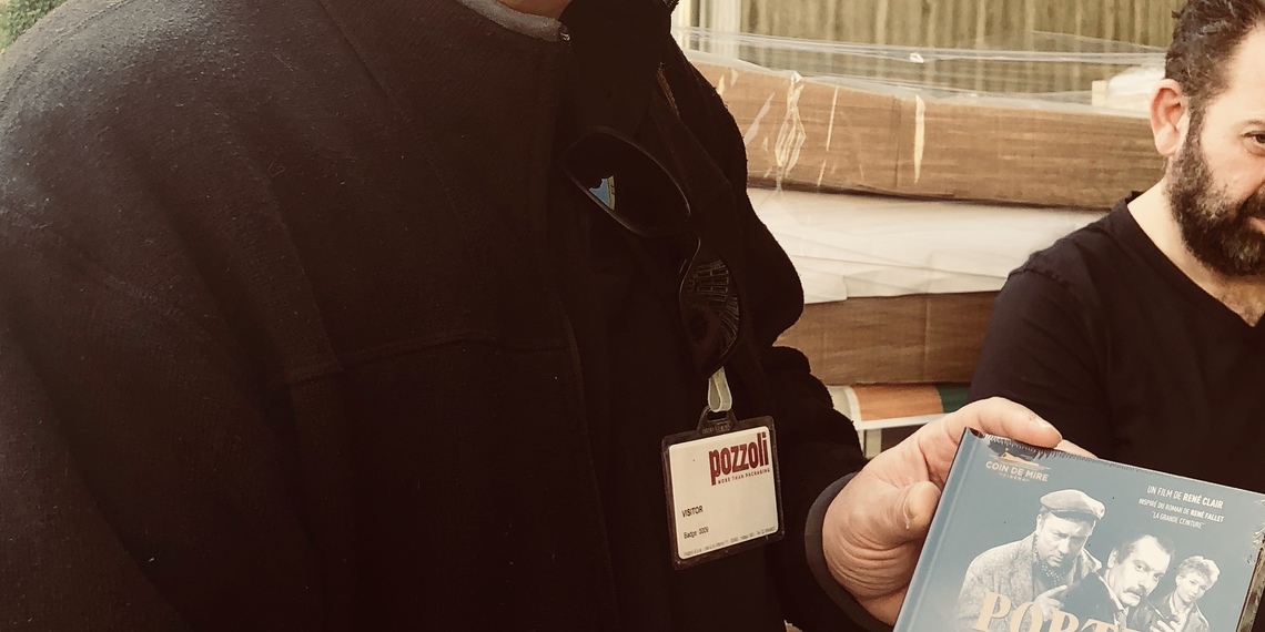 PREMIERE TENUE EN MAIN